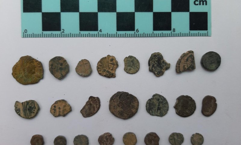 ממצאים ארכיאולוגים שנגנבו על ידי שודדי עתיקות הוחזרו