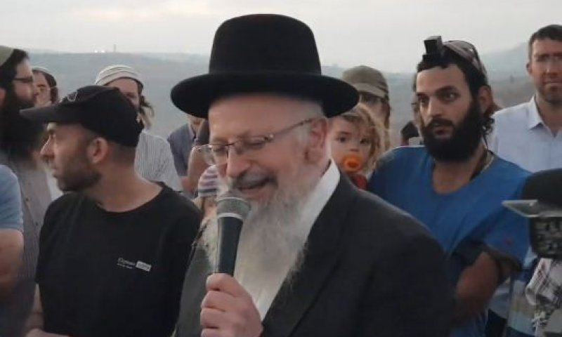 הרב שמואל אליהו: "הארץ מקיאה את הערבים"