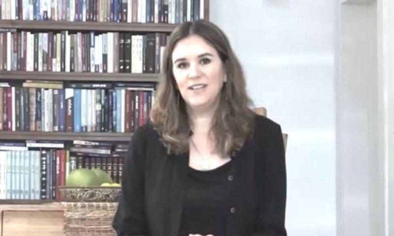 צנזורה בתאגיד? אמילי עמרוסי הושעתה משידורי רשת ב