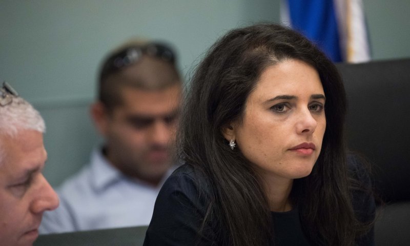 מאות רבנים לשקד: מנעי הקמת "רחבה רפורמית" בכותל