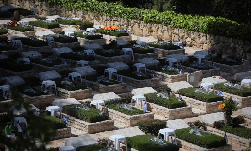 הזיכרון &ndash; סם החיים של משפחות השכול | דני דנון