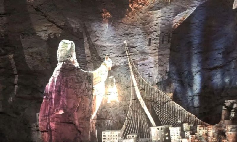 האטרקציה של חנוכה: מגלים את הסודות מתחת לחומות