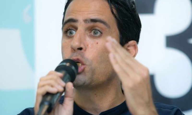 עיתונאי חדשות 13 נגד נפתלי בנט: "זה אותו בנט"