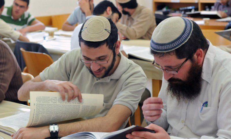 מהי הדרך הנכונה ללמוד תורה? צפו