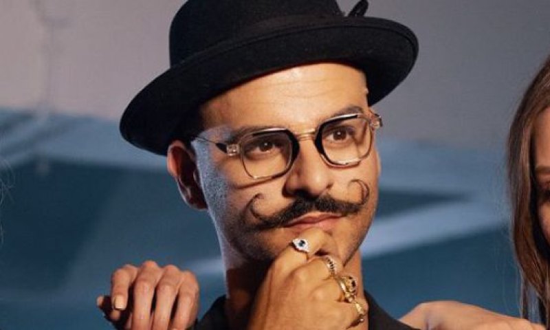 דרור קונטנטו בתצוגה לקידום המודעות לסרטן השד