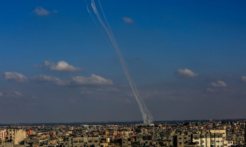 מטח טילים לגוש דן, נפילות בפתח תקווה, ללא נפגעים