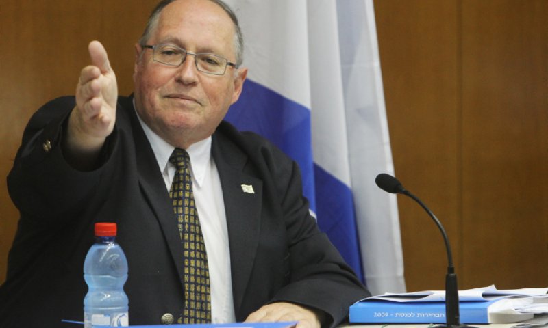 רובינשטיין בעבר: לא להגיש כתב אישום עד הבחירות