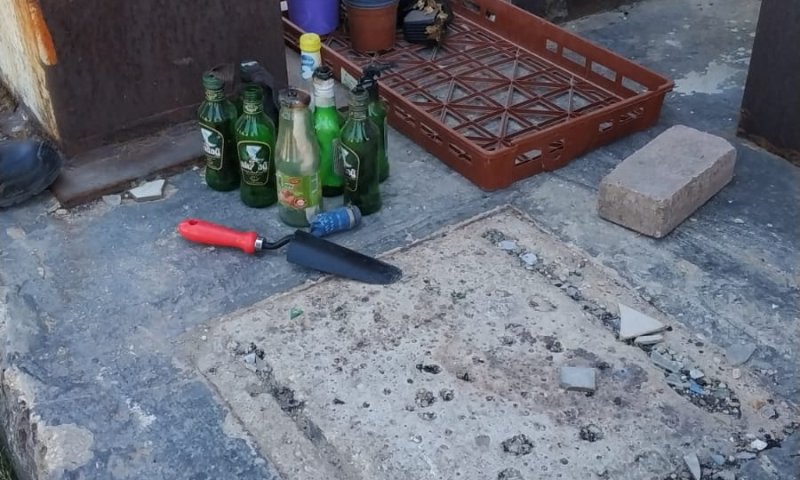 בקבוקי תבערה וזיקוקים בחצר המתנ"ס בלוד