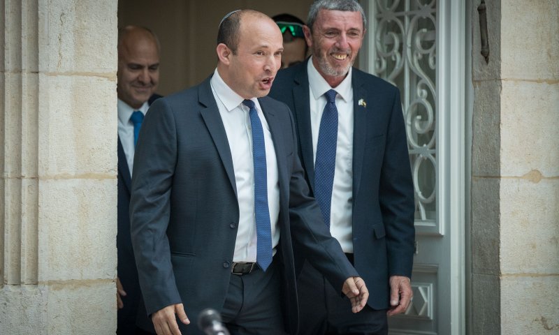 האיחוד מתעכב: נדחתה הפגישה של הרב פרץ ובנט