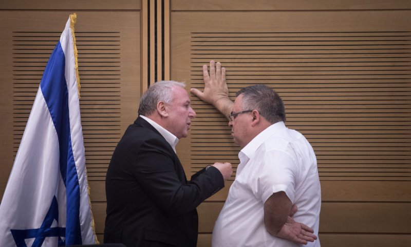 בליכוד מאיימים על נתניהו: "יהיה לזה מחיר פוליטי"