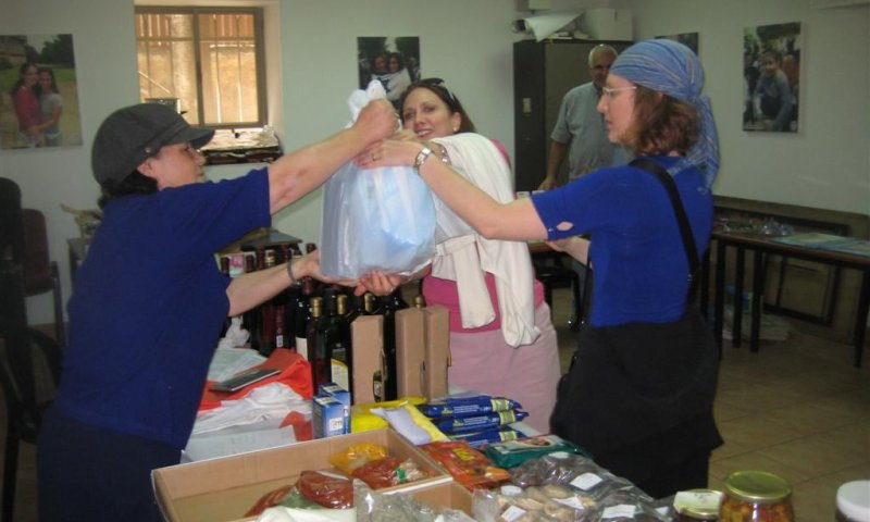 באירופה מחרימים? בי-ם מרימים יריד למען יו"ש