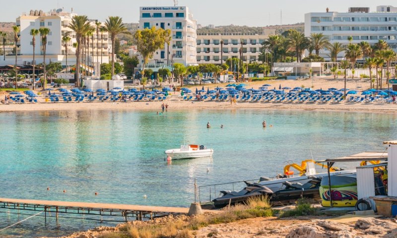 חקירת האונס בקפריסין: 9 מהחשודים מכחישים קשר