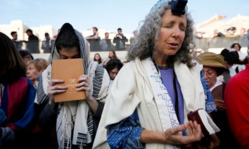 'נשות הכותל' נגד בנט: "ברגע שזה נפרד, זה לא שווה"