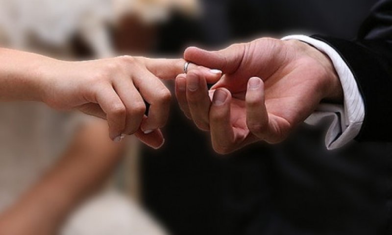 'המקובל' שכנע, תלמידת המדרשה נישאה לגבר נשוי