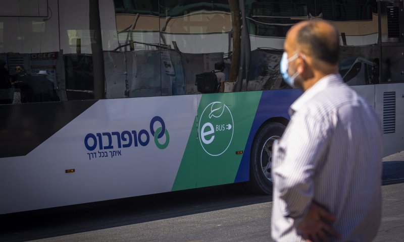 בכביש 6: נהג אוטובוס ציבורי נעצר בחשד לנהיגה תחת שיכרות