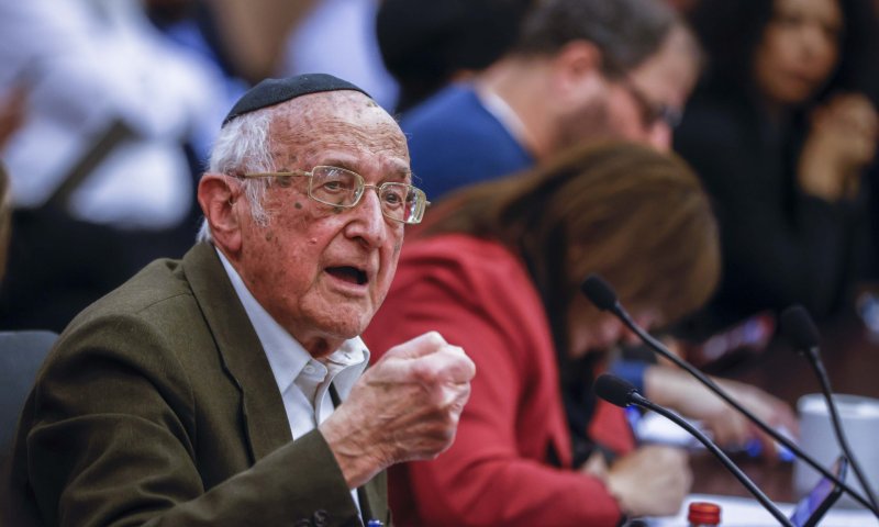 "בג"ץ מתעלם מהמשפט העברי; אני תומך ברפורמה"