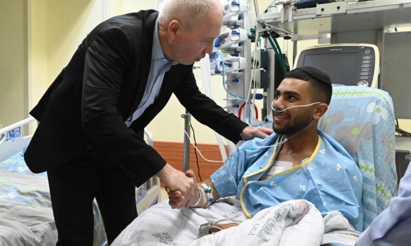 גלנט הגיע לבקר את הלוחמים שנפצעו בחווארה