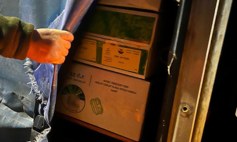 נהג המשאית החשיד את המתנדבים; זה מה שהם גילו