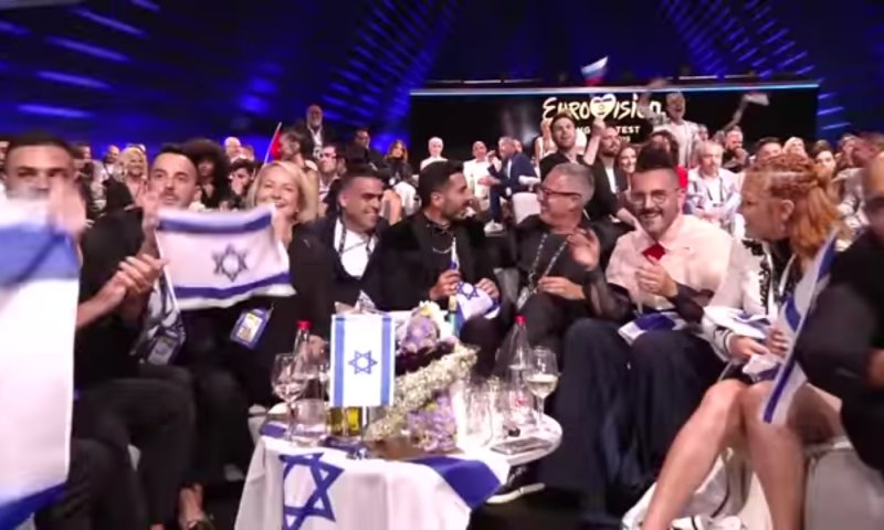 צפו: יוצר השיר home עונה למבקרים בשיר חדש