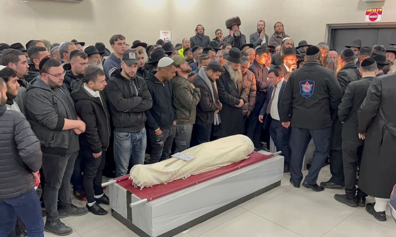 נרצח בדרך לשיעור תורה: הלוויתו של הנער בן ה-14