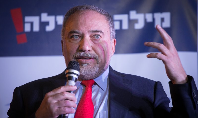 ליברמן שוב נגד בנט: "התנפלות בוטה על צה"ל"