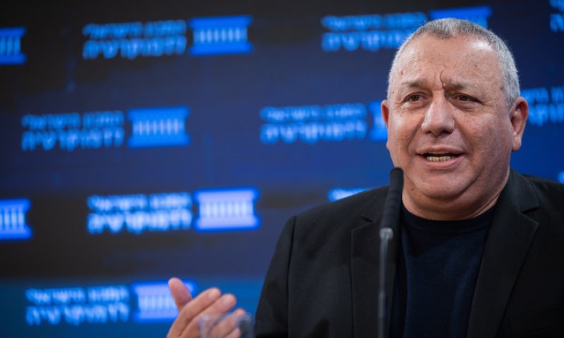 אייזנקוט: ״סיכון לבטחון המדינה בשל צורך פוליטי״