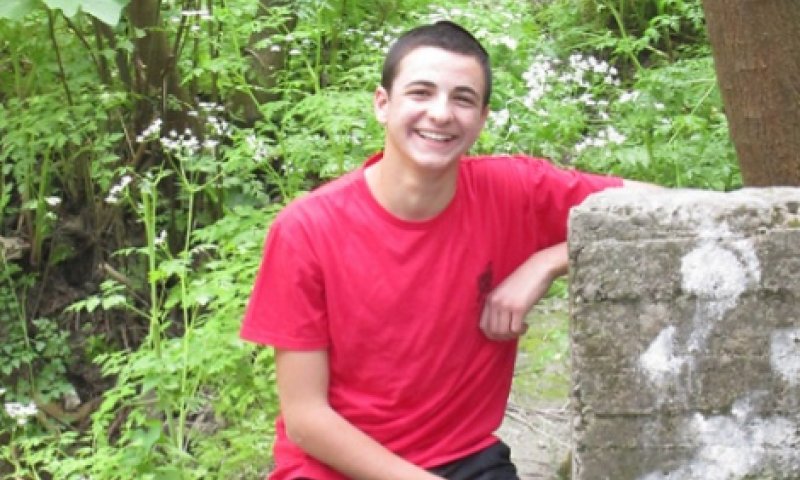 אם הנער שנרצח מחפשת ילדים שנקראו על שמו