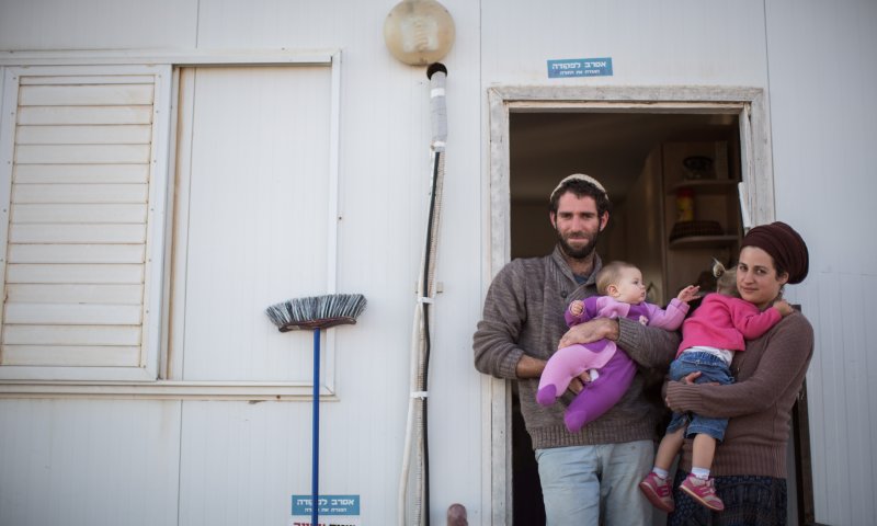 תושבי עמונה: משהים את המאבק עד להודעה חדשה