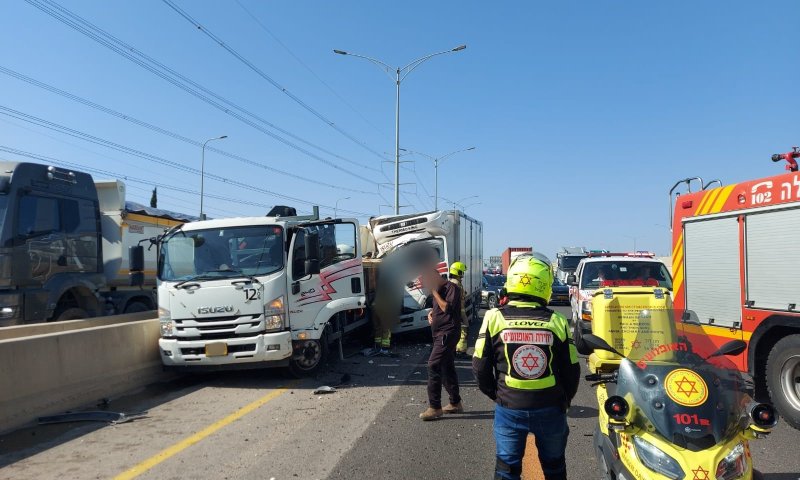 כבישים אדומים: הרוג ופצוע קשה בתאונת דרכים במחלף ראשונים