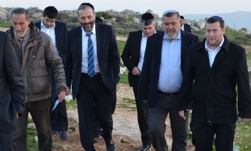 ימי בחירות: דרעי שוב מתחנף למתנחלים