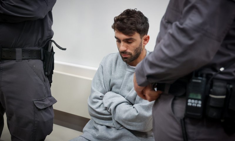 מואשם בעבירות אינוס: מושיקו מור הובל לדיון בבית המשפט