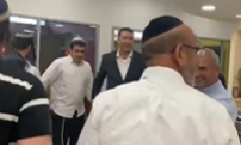 הרב התבשר על בחירתו; מתן כהנא פתח בריקוד. צפו