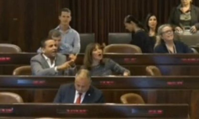 צפו: בנט מוציא מהכלים את חברי הכנסת מהשמאל