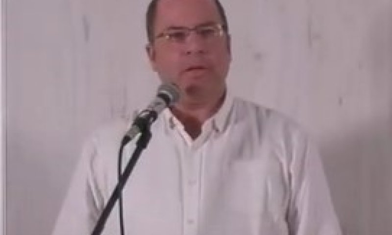 זה ענק: הרב אמנון בזק נותן בראש. צפו