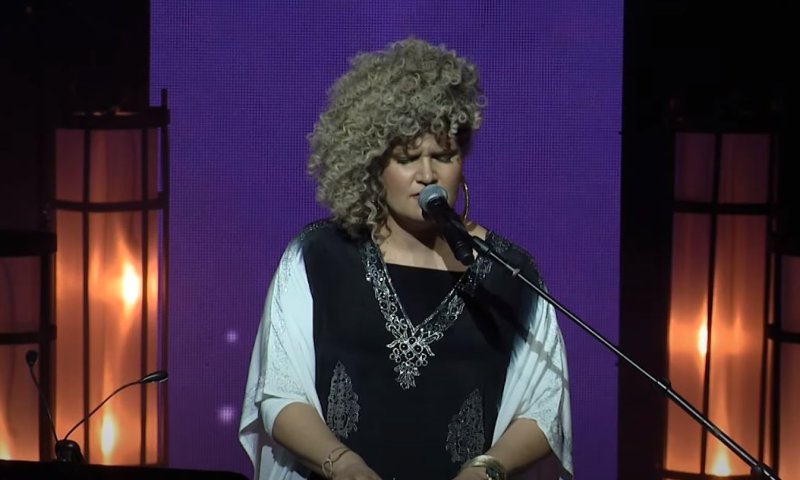 צפו: אודהליה ברלין מחדשת את תפילת הימים הנוראים