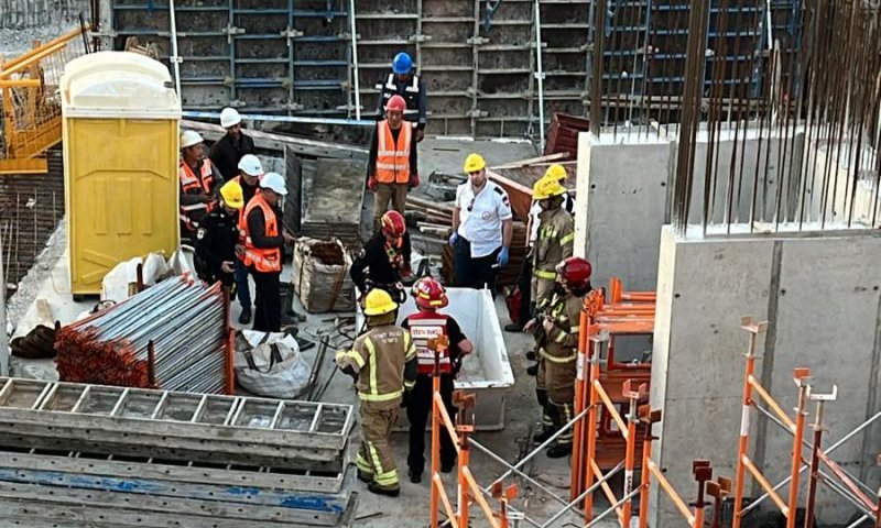 בעומק 6 מטרים: גבר נפל לבור וחולץ, מצבו בינוני