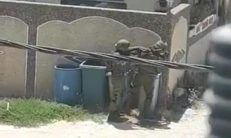 ראשוני: לוחמי צה"ל פועלים בכפר ממנו יצאו המחבלים