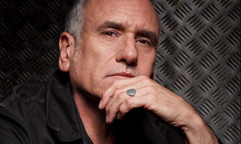 דויד ברוזה שר לאונרד כהן- וכדאי לכם לשמוע את זה