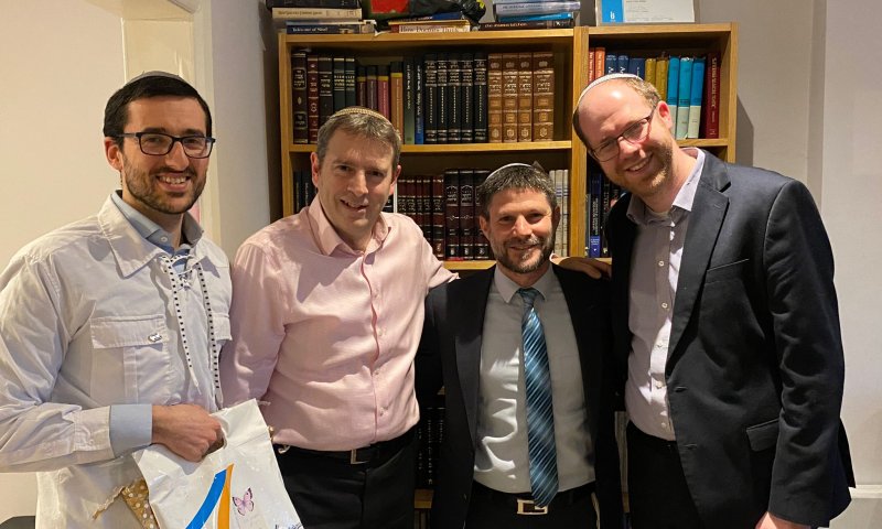 סמוטריץ' לנציגי בני עקיבא באנגליה: "עבודת קודש"