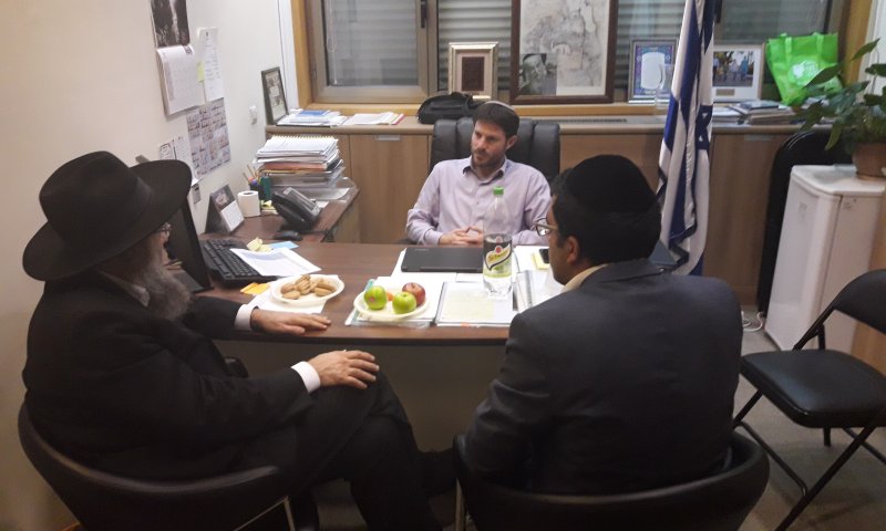ח"כ בצלאל סמוטריץ' נפגש עם ראשי 'משמרת השבת' והביע הערכה לפעילותם למען שמירת השבת