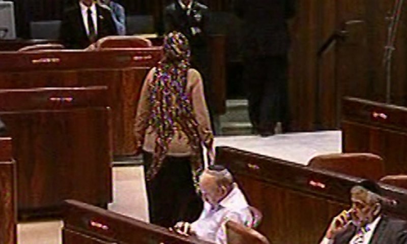 צפו: חברי הכנסת של הבית היהודי נוטשים את המליאה