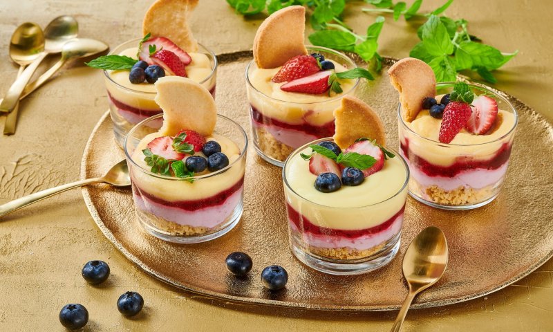 לקראת הסופ"ש: מתכון לקרם לימונענע עם פירות יער