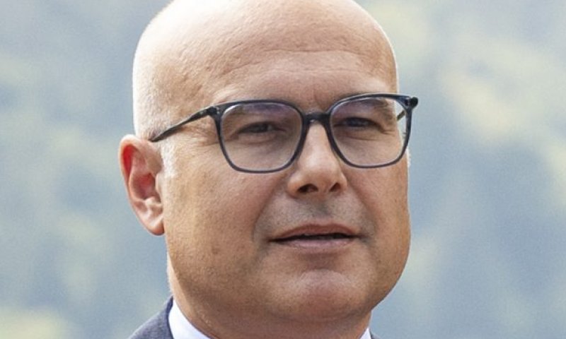 אחרי מחאות הענק: ראש ממשלת סרביה הודיע על התפטרותו