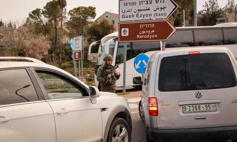 בגלל חשש לאירוע ביטחוני: פקקי ענק במחסומי גוש עציון