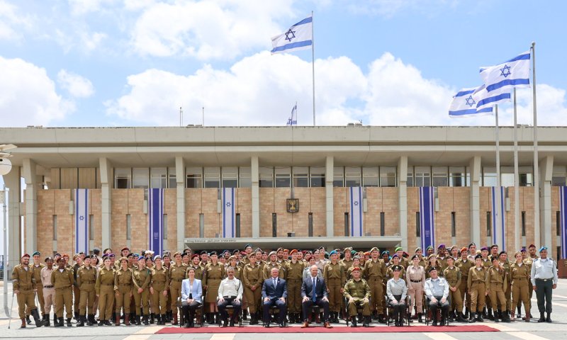 "קראו לכם דור הטיקטוק, התגליתם כדור של גבורה"