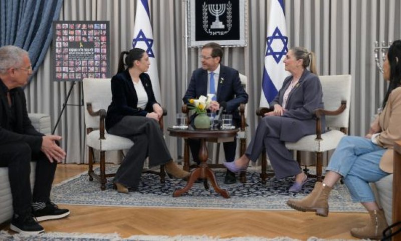 הרצוג ליובל רפאל: "הזעקה שלך 'עם ישראל חי' הרטיטה את הלבבות"