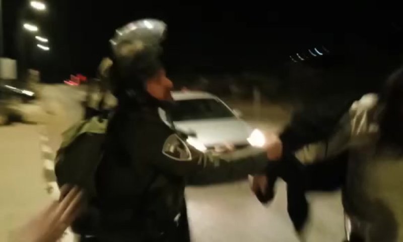 כתב אישום הוגש נגד שוטר שהתעלל במתיישב