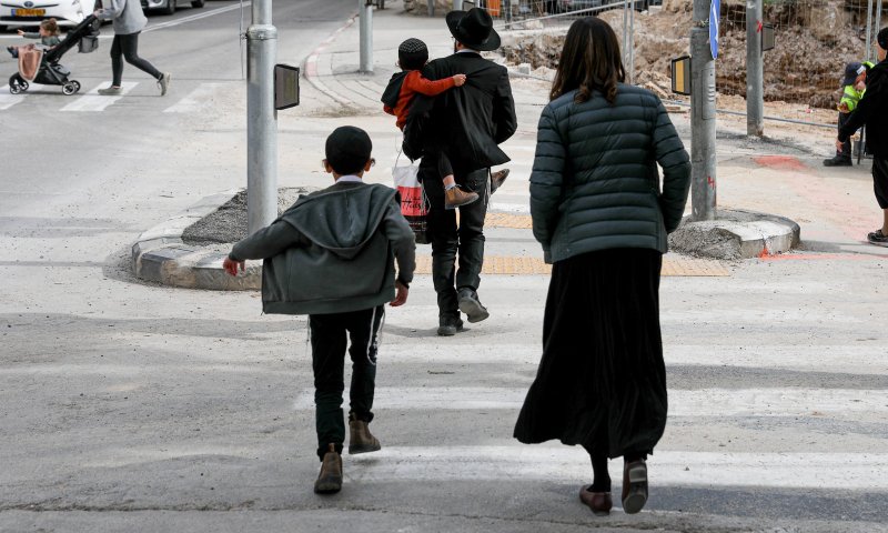 מחקר: לחרדים בפריפריה יש פחות ילדים, יותר רכבים וטלוויזיות