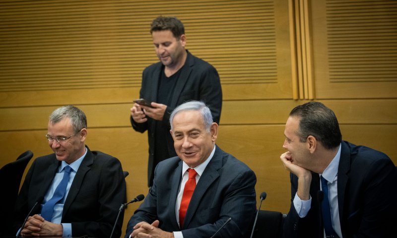 מלשכת נתניהו להתמודדות על ראשות המועצה