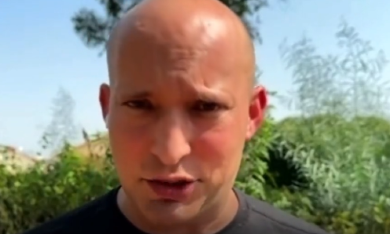 בנט התפוצץ על המגישה: 'אין לך מוסר; תתביישו'. צפו